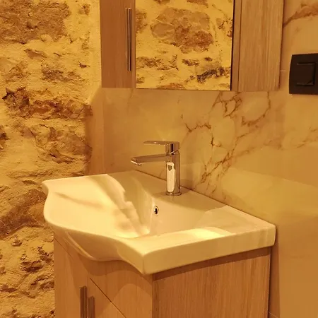 아파트 Casa Stratigos