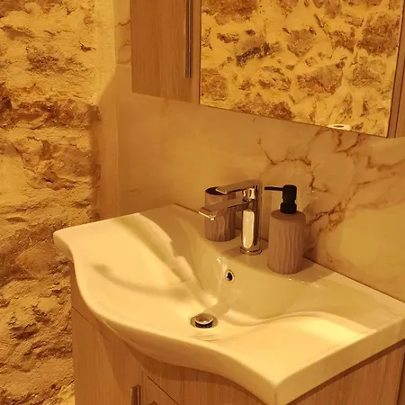 Casa Stratigos アパート コルフ島